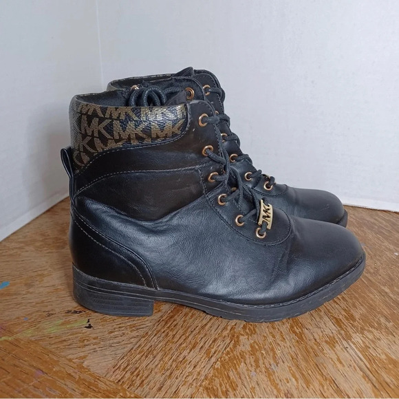 Michael kors Reggie Black Leather Logo Moto Combat Boots Womens sz 4 (261 Box 30 - Picture 1 of 9